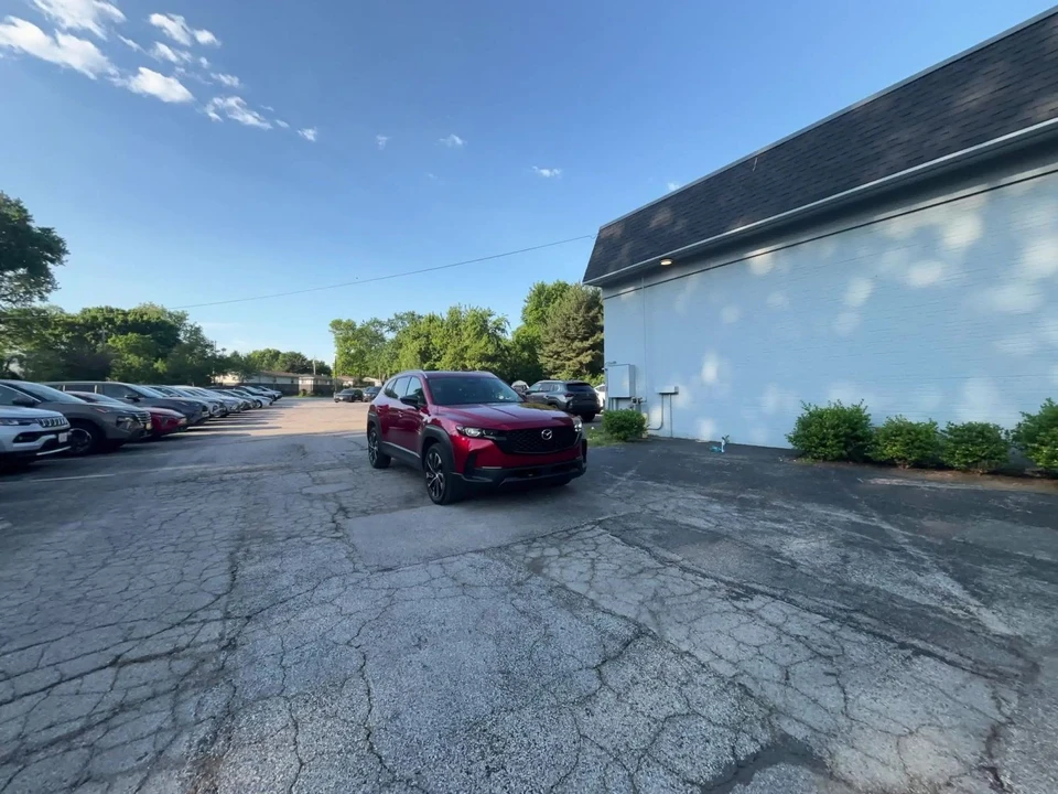 2025 Mazda CX-50 - Image 13 of 31
