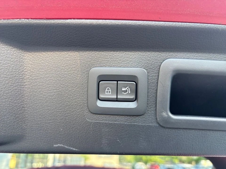 2025 Mazda CX-50 - Image 19 of 31