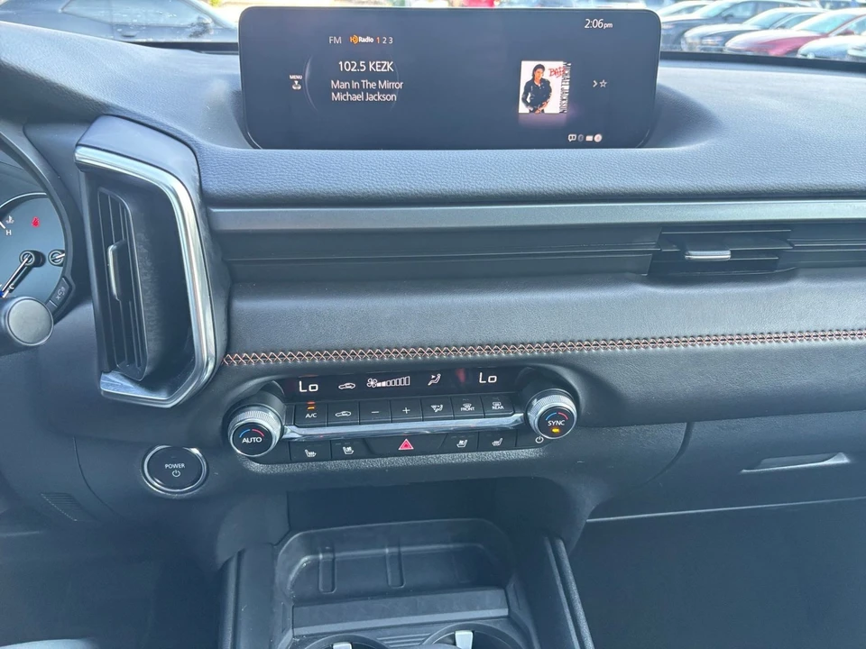 2025 Mazda CX-50 - Image 14 of 31