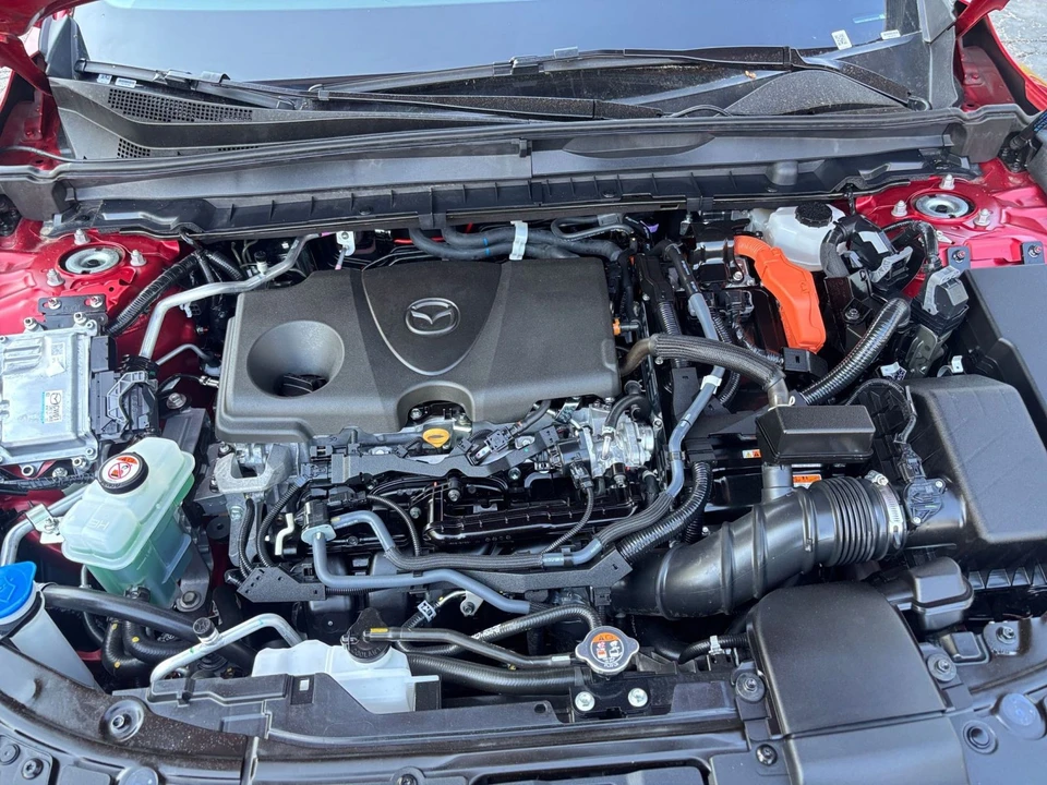 2025 Mazda CX-50 - Image 28 of 31