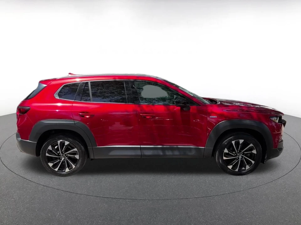2025 Mazda CX-50 - Image 18 of 31