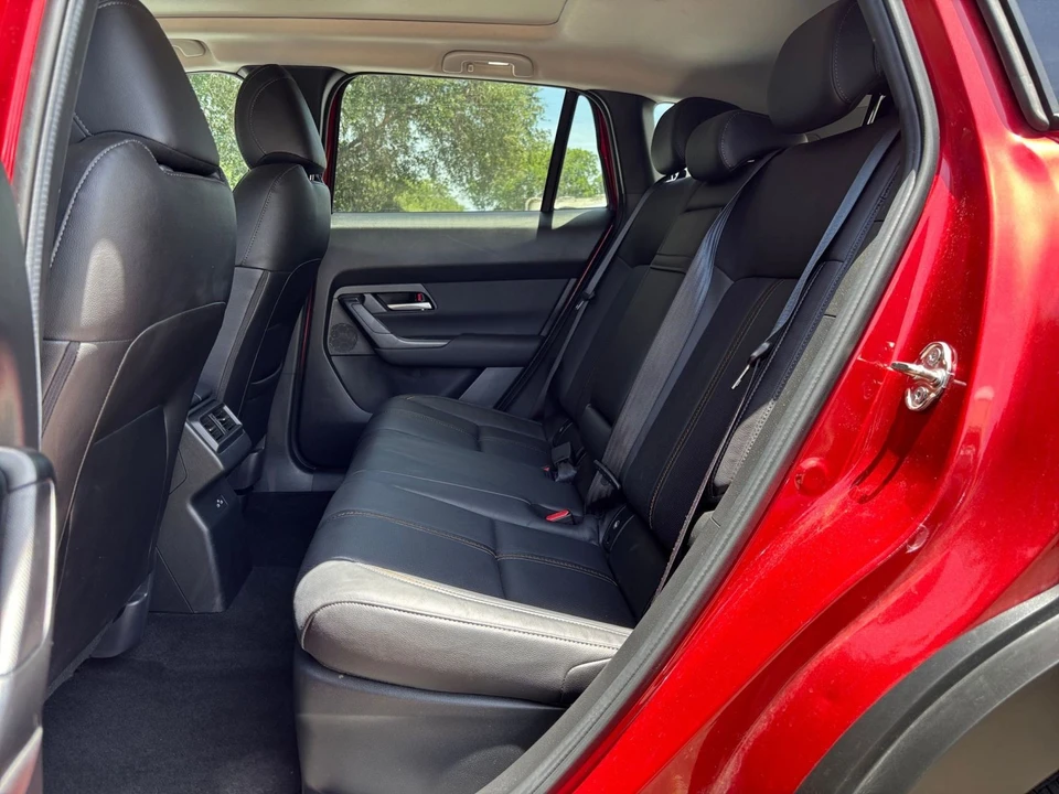 2025 Mazda CX-50 - Image 29 of 31