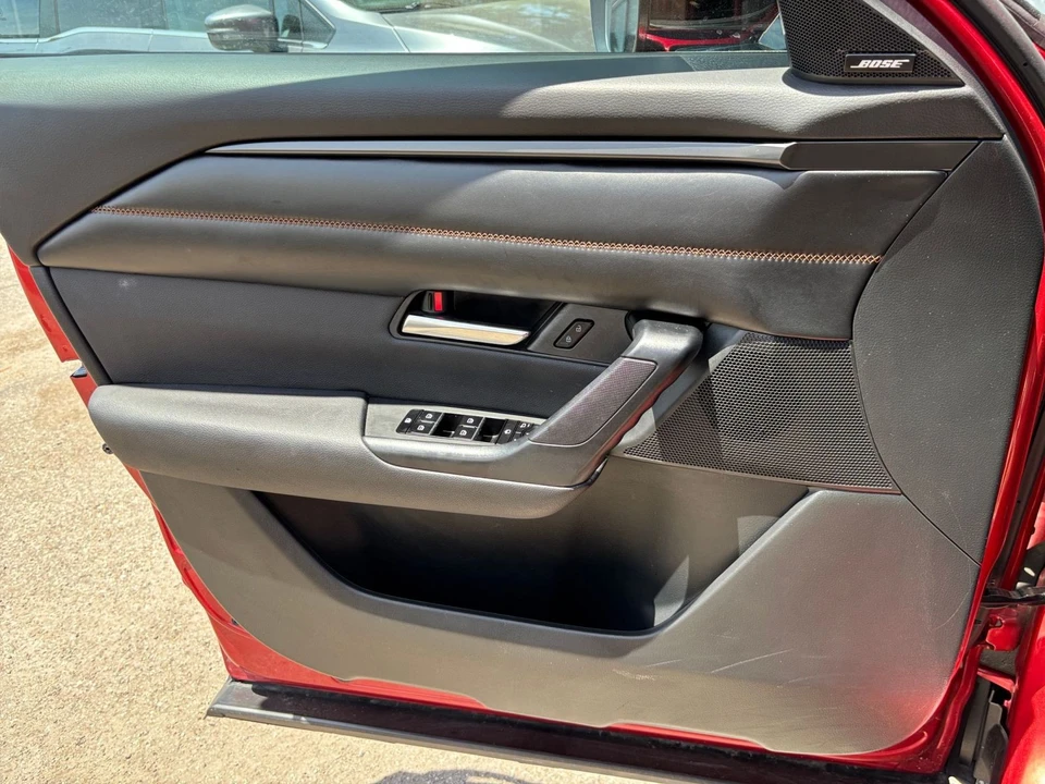 2025 Mazda CX-50 - Image 20 of 31