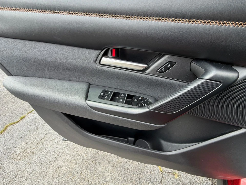 2025 Mazda CX-50 - Image 20 of 31