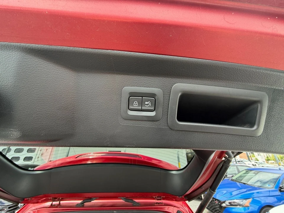 2025 Mazda CX-50 - Image 26 of 31