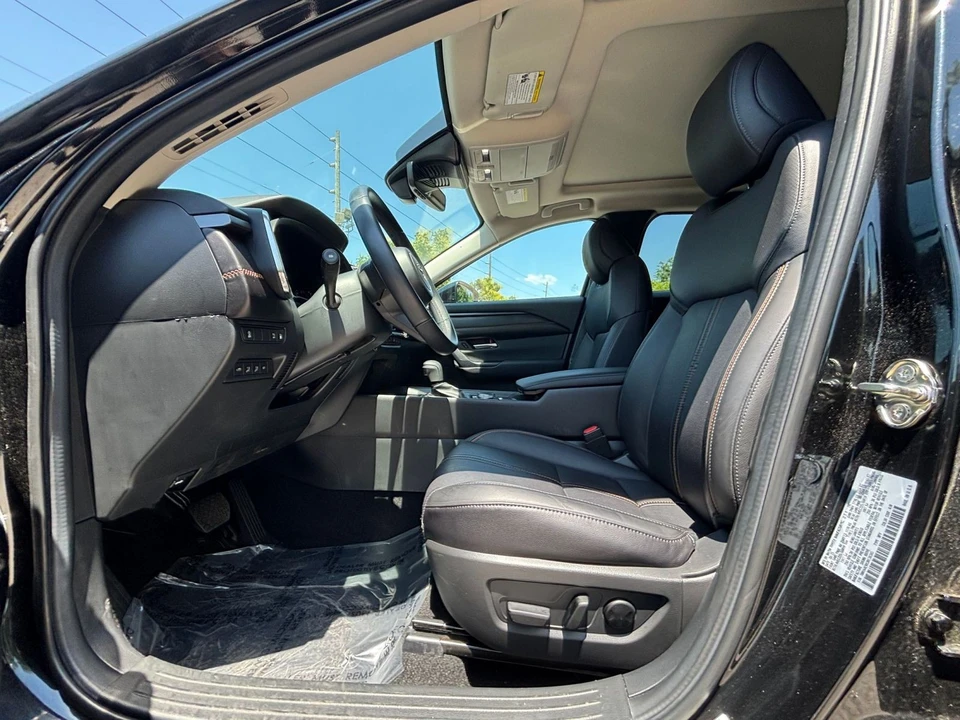 2025 Mazda CX-50 - Image 22 of 31