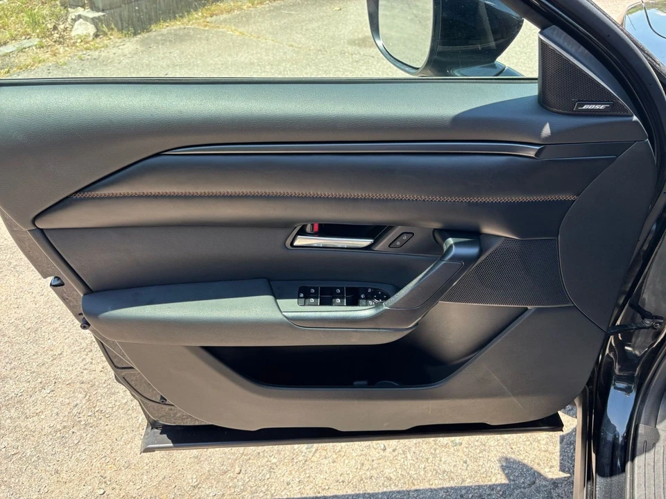2025 Mazda CX-50 - Image 17 of 31
