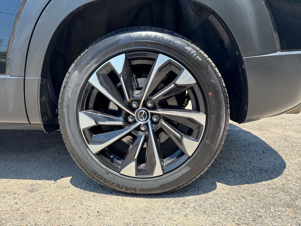 2025 Mazda CX-50 - Image 25 of 31