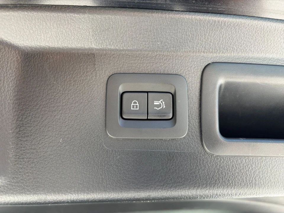 2025 Mazda CX-50 - Image 23 of 31