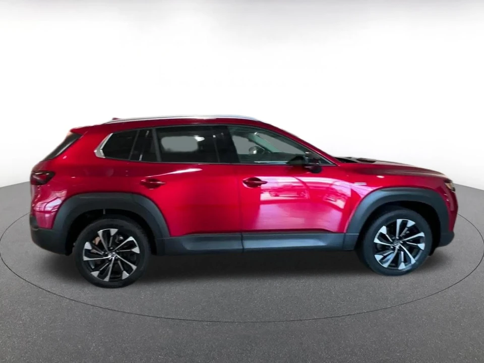 2025 Mazda CX-50 - Image 16 of 31