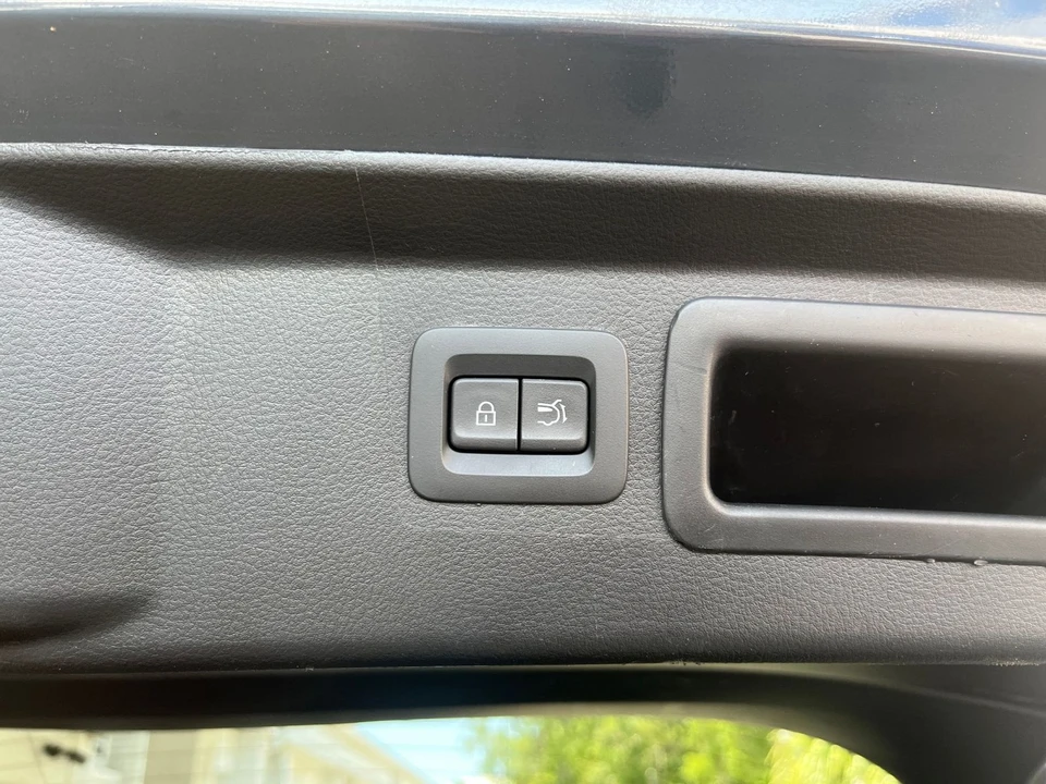2025 Mazda CX-50 - Image 19 of 31