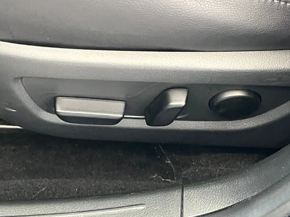 2025 Mazda CX-50 - Image 18 of 31