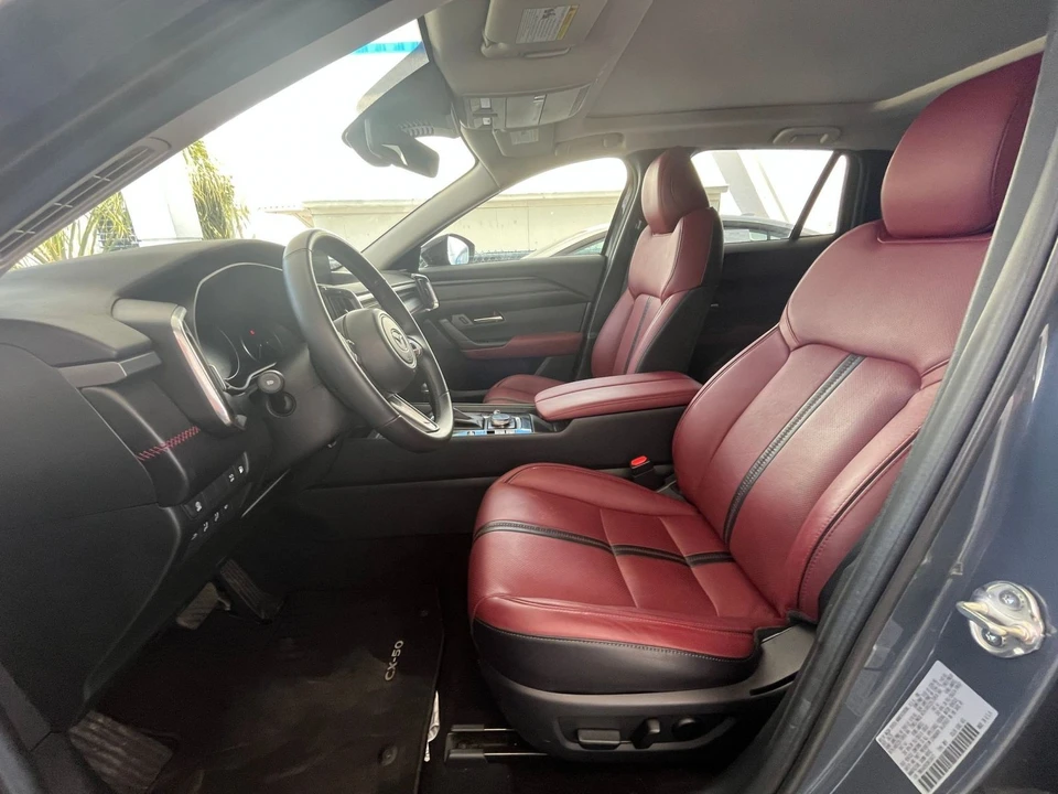 2025 Mazda CX-50 - Image 23 of 31