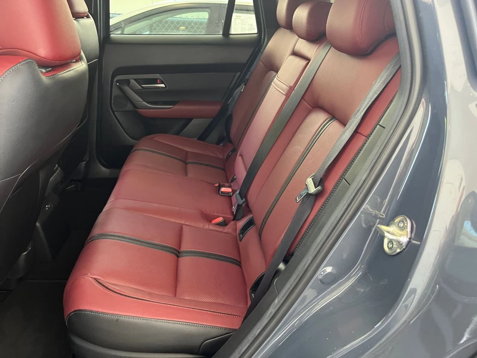 2025 Mazda CX-50 - Image 22 of 31