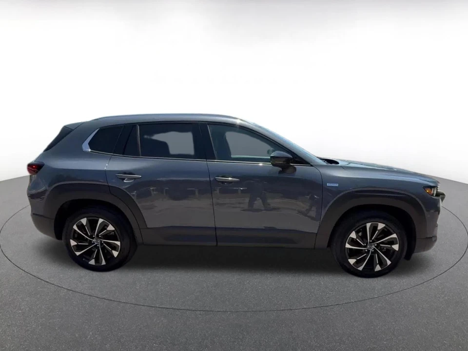 2025 Mazda CX-50 - Image 13 of 31