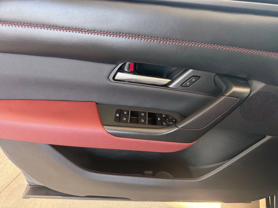 2025 Mazda CX-50 - Image 15 of 31