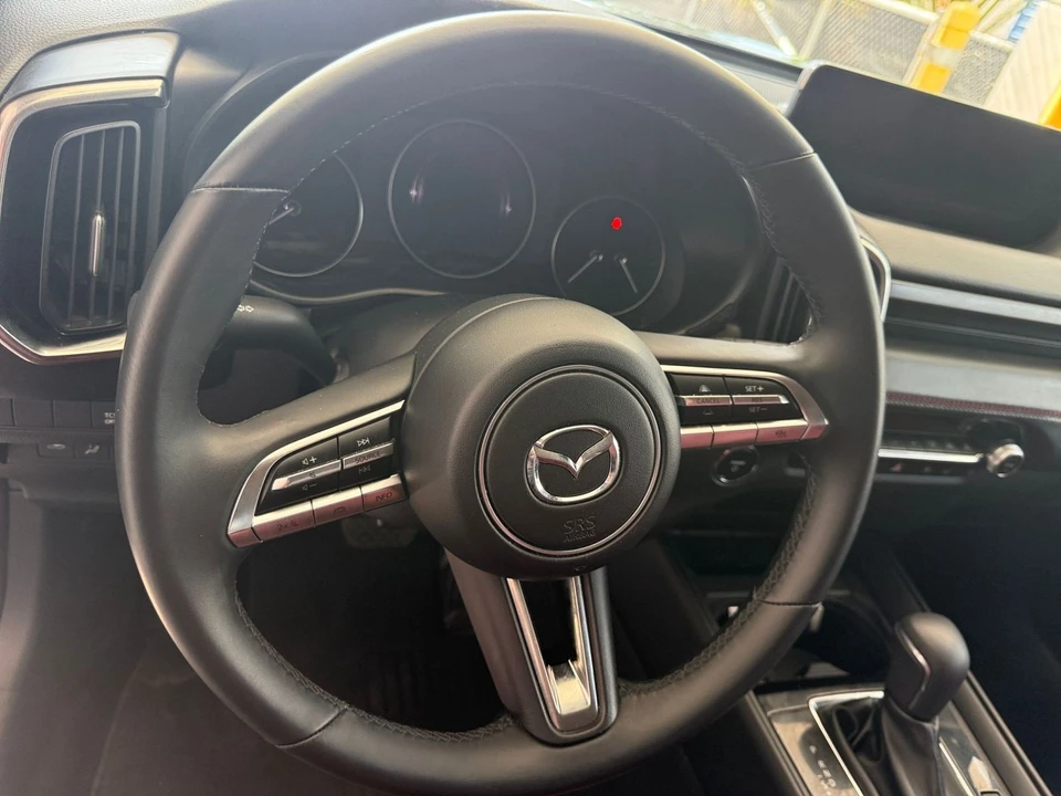 2025 Mazda CX-50 - Image 24 of 31