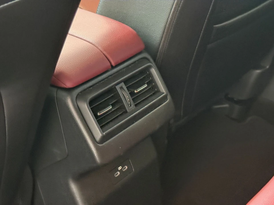 2025 Mazda CX-50 - Image 20 of 31