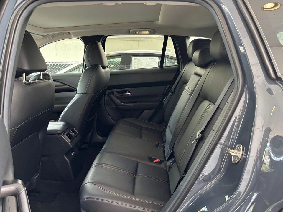 2025 Mazda CX-50 - Image 22 of 31