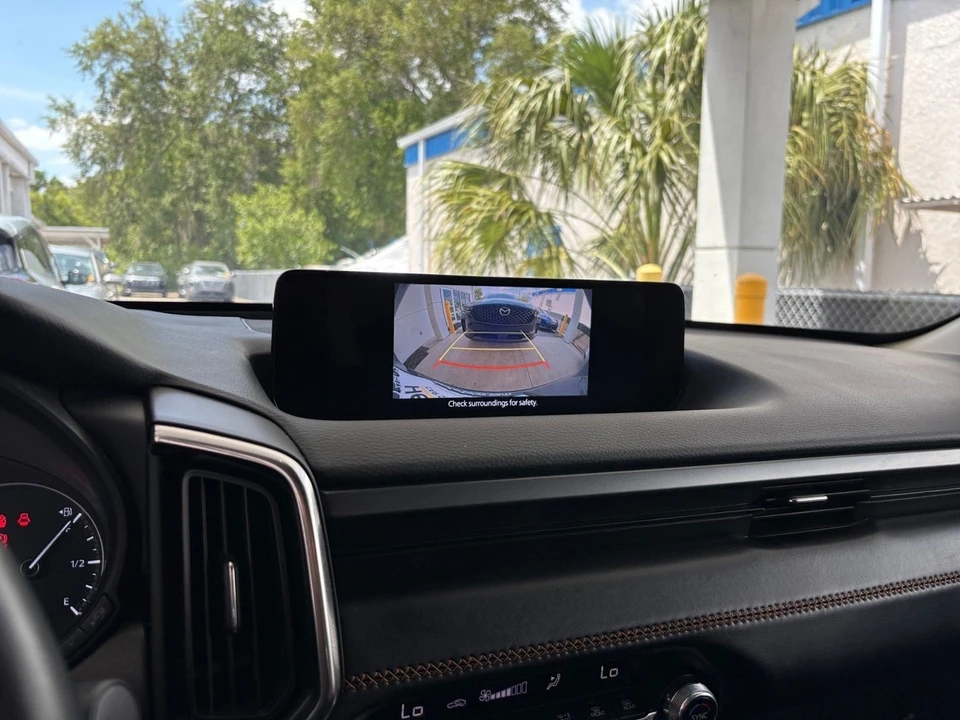 2025 Mazda CX-50 - Image 21 of 31