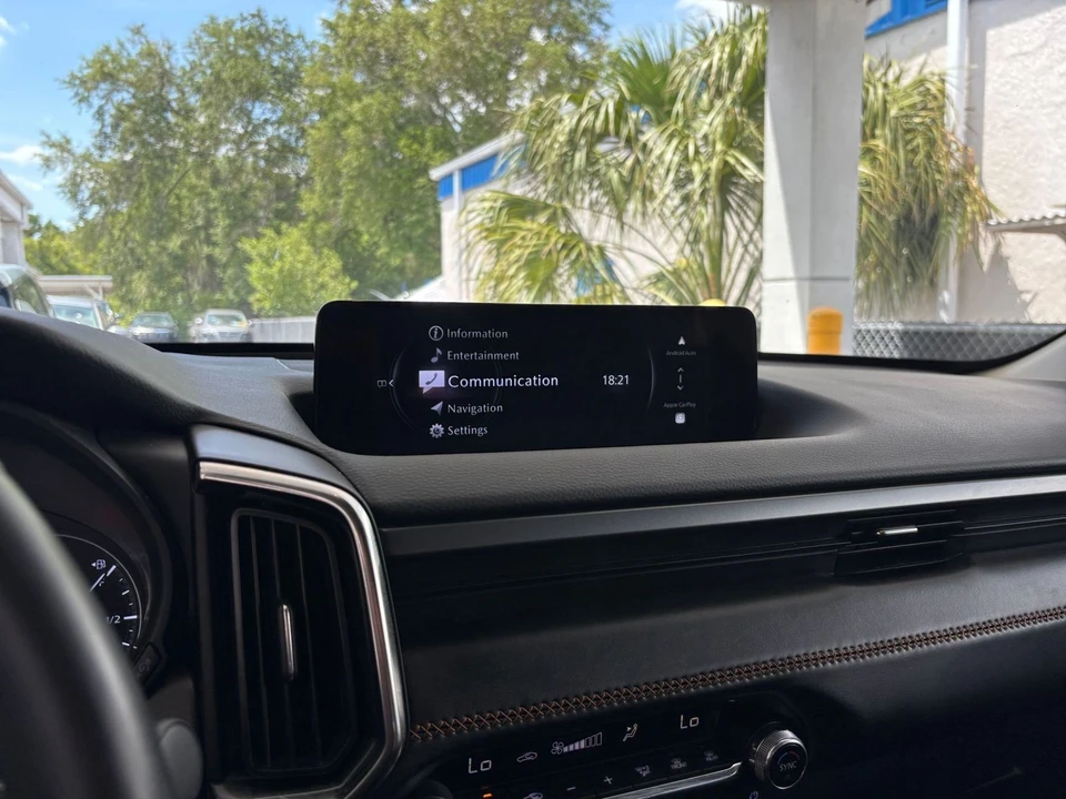 2025 Mazda CX-50 - Image 18 of 31