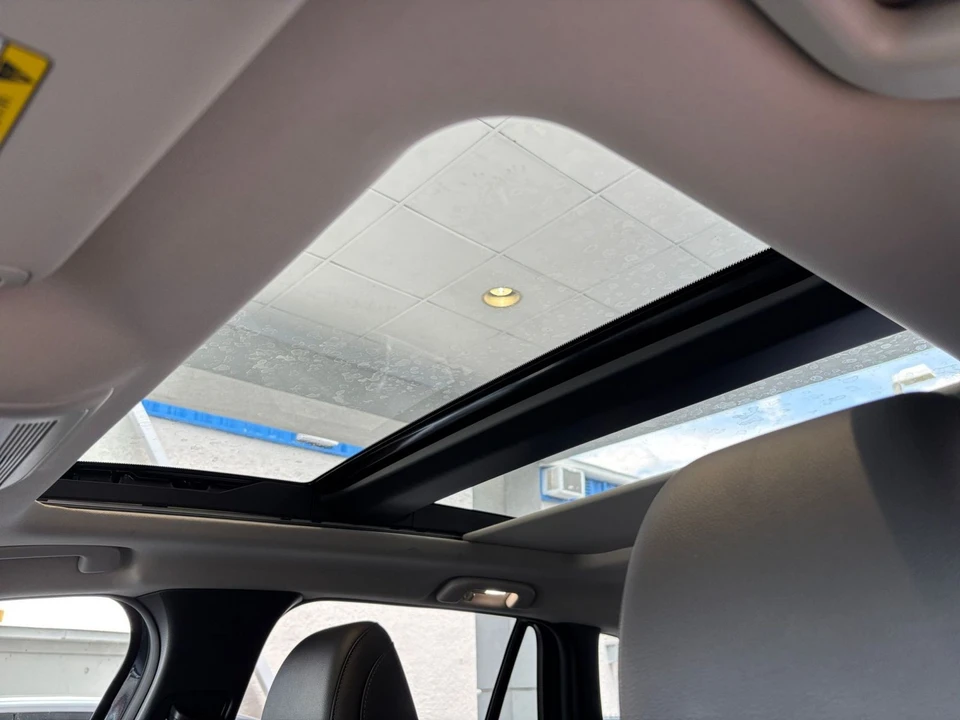 2025 Mazda CX-50 - Image 25 of 31
