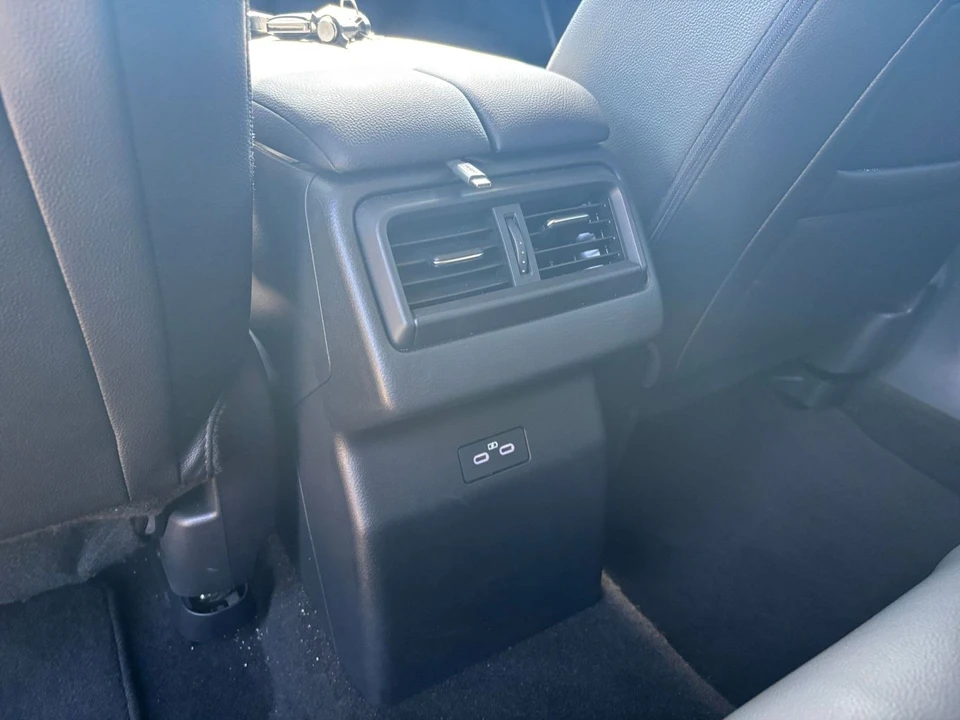 2025 Mazda CX-50 - Image 21 of 31