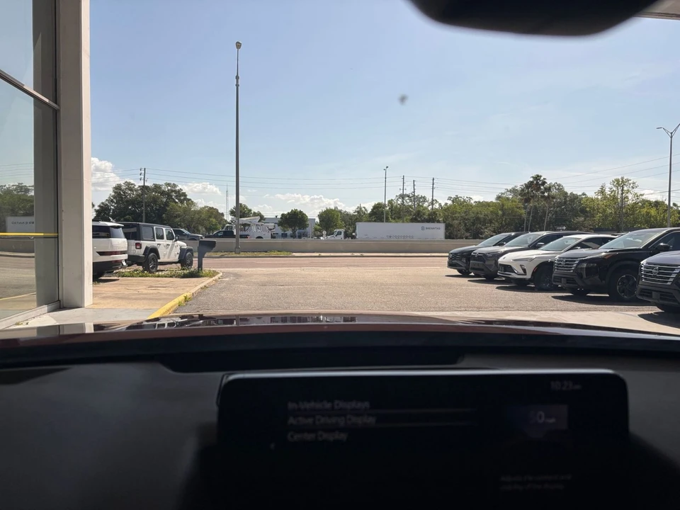 2025 Mazda CX-50 - Image 19 of 31