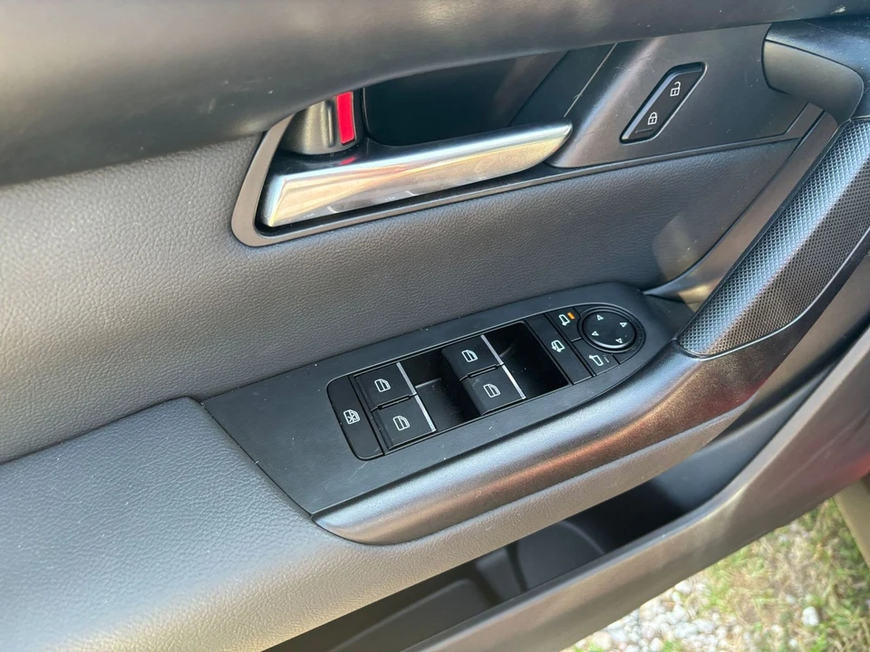 2025 Mazda CX-50 - Image 20 of 31