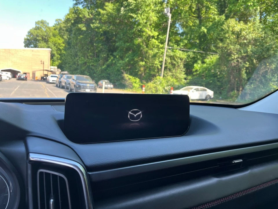 2025 Mazda CX-50 - Image 19 of 31