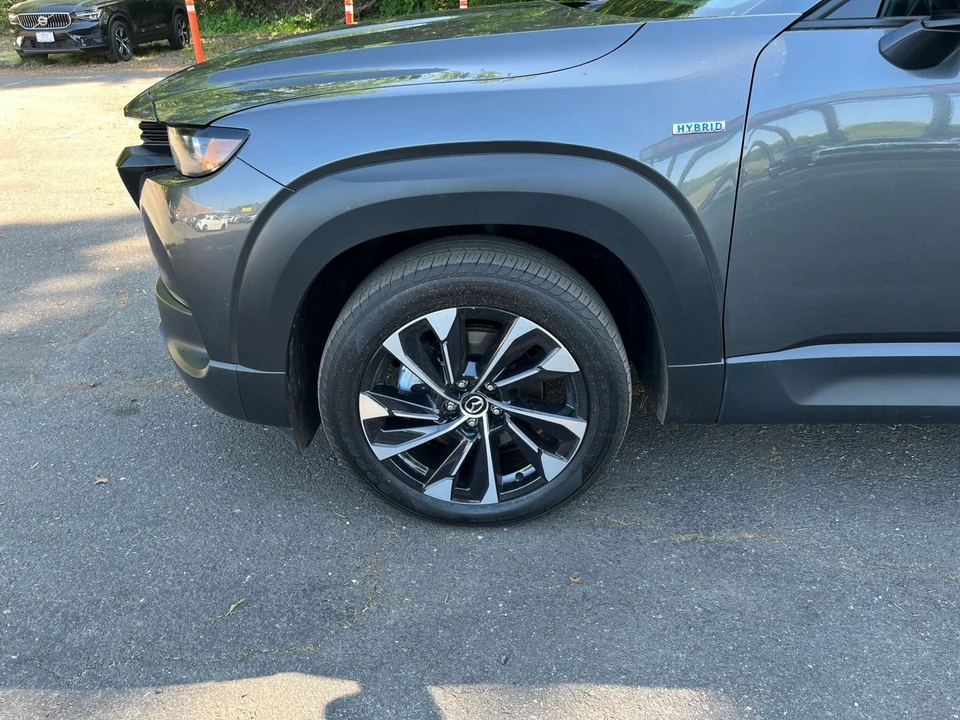 2025 Mazda CX-50 - Image 27 of 31