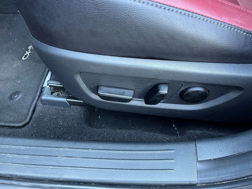 2025 Mazda CX-50 - Image 24 of 31