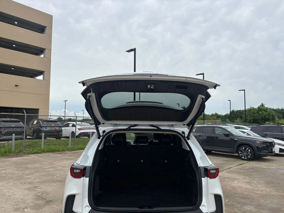 2025 Mazda CX-50 - Image 28 of 31