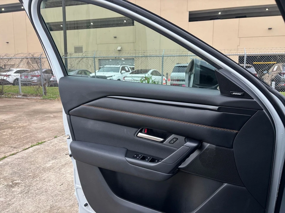 2025 Mazda CX-50 - Image 20 of 31