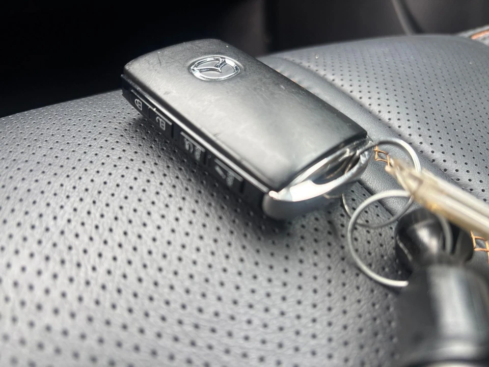 2025 Mazda CX-50 - Image 19 of 31