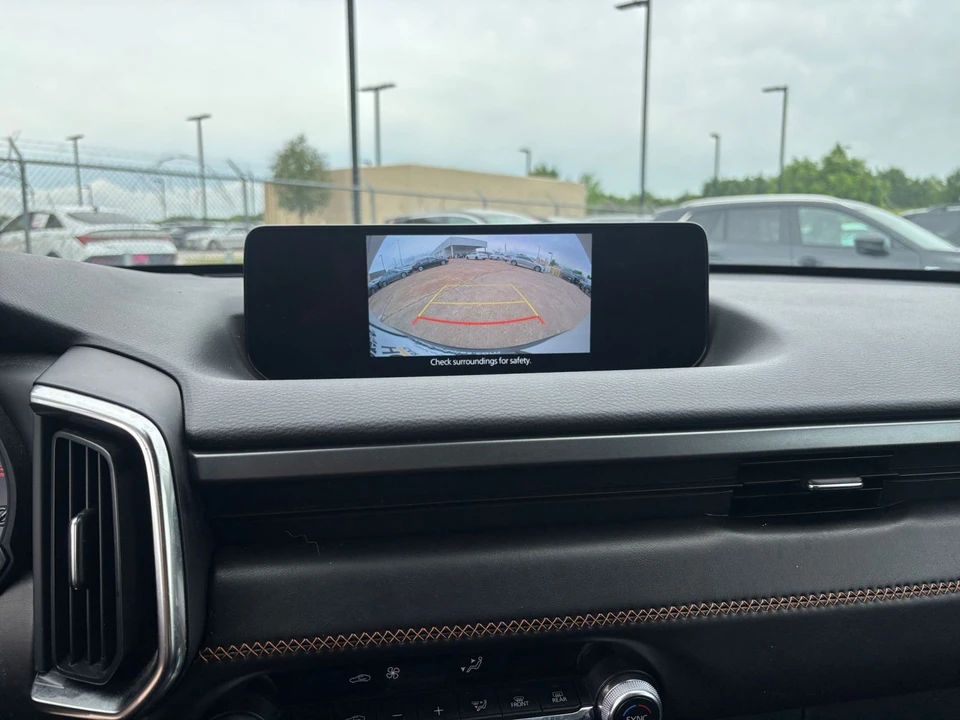 2025 Mazda CX-50 - Image 21 of 31