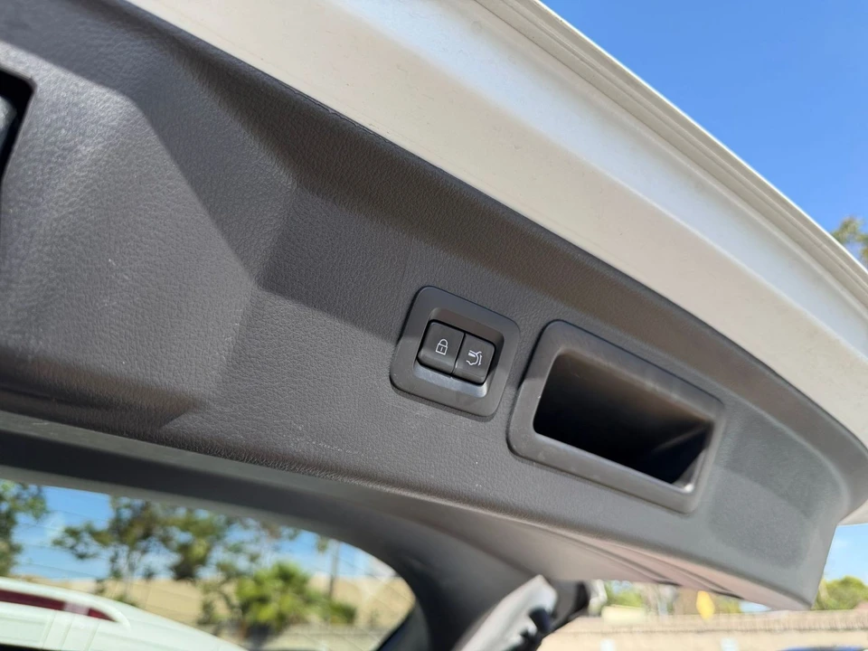 2025 Mazda CX-50 - Image 20 of 31