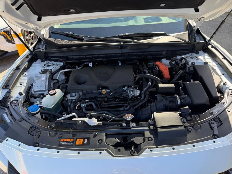 2025 Mazda CX-50 - Image 30 of 31