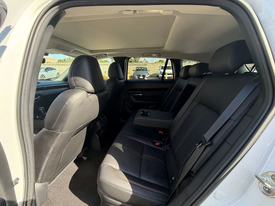2025 Mazda CX-50 - Image 23 of 31