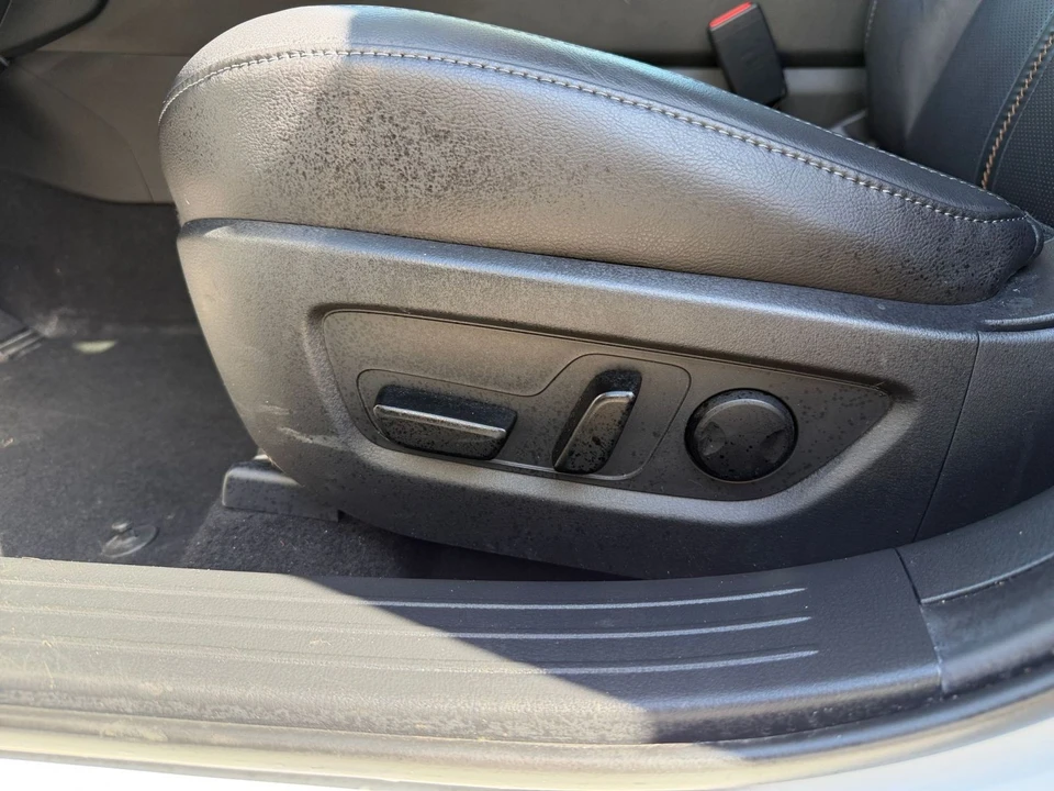 2025 Mazda CX-50 - Image 19 of 31
