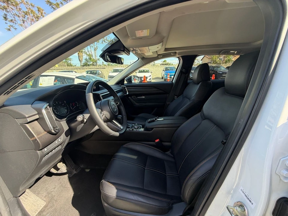 2025 Mazda CX-50 - Image 24 of 31