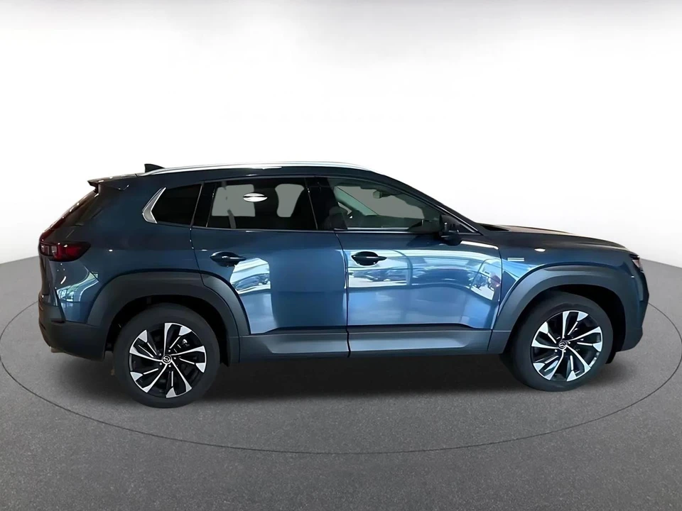 2025 Mazda CX-50 - Image 12 of 31