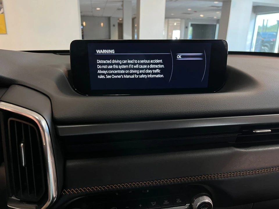 2025 Mazda CX-50 - Image 16 of 31