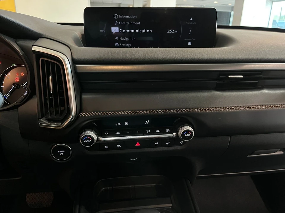2025 Mazda CX-50 - Image 14 of 31