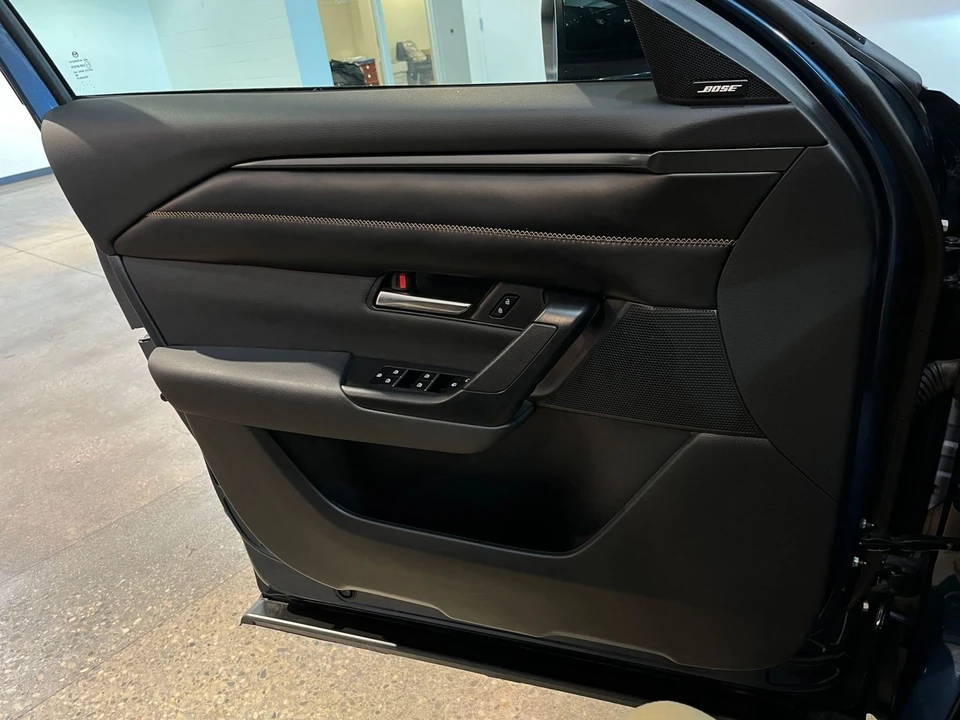 2025 Mazda CX-50 - Image 15 of 31