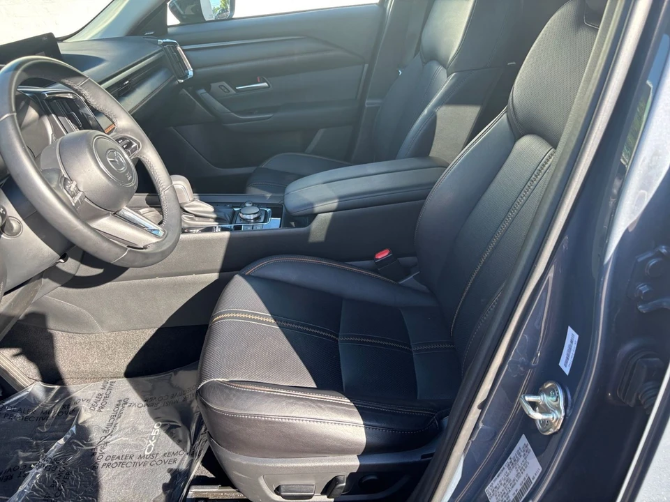 2025 Mazda CX-50 - Image 26 of 31