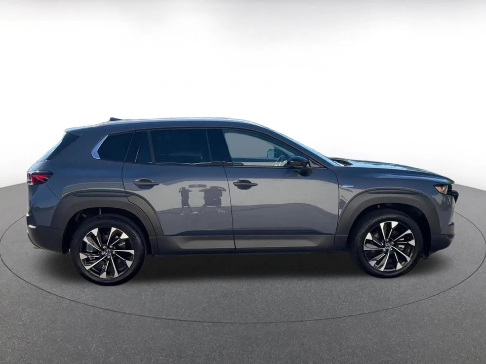 2025 Mazda CX-50 - Image 15 of 31