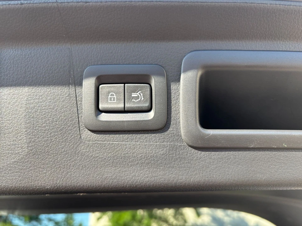 2025 Mazda CX-50 - Image 26 of 31