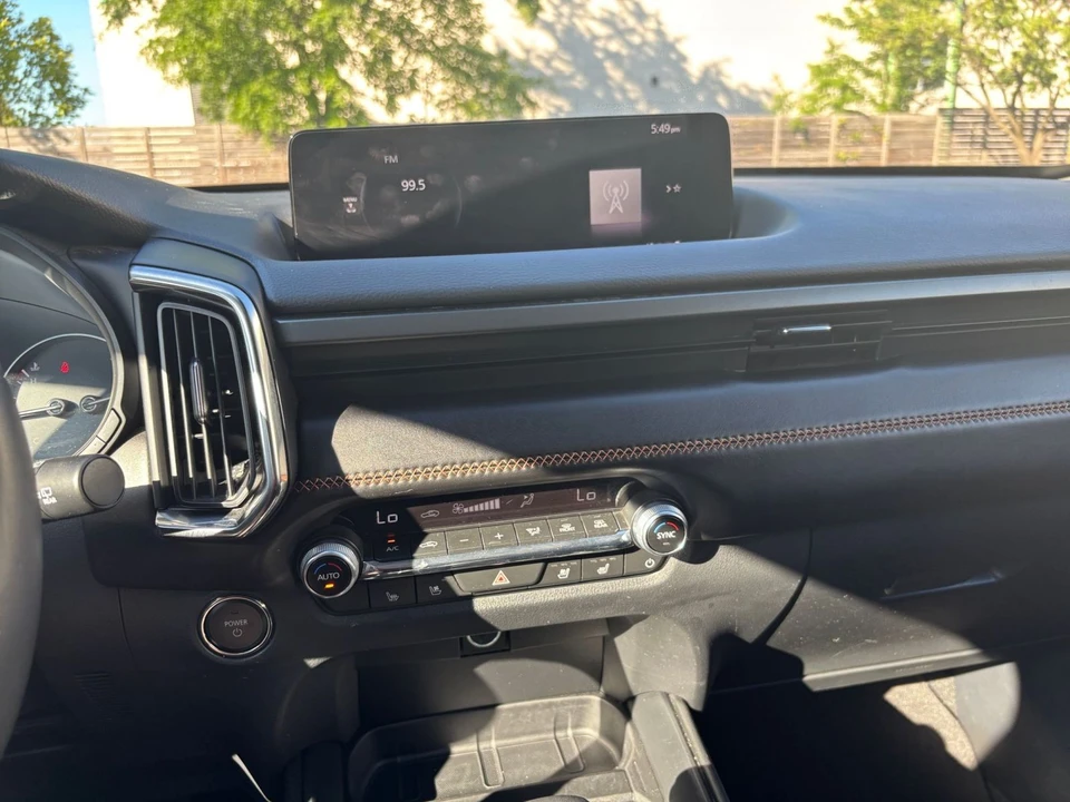 2025 Mazda CX-50 - Image 19 of 31