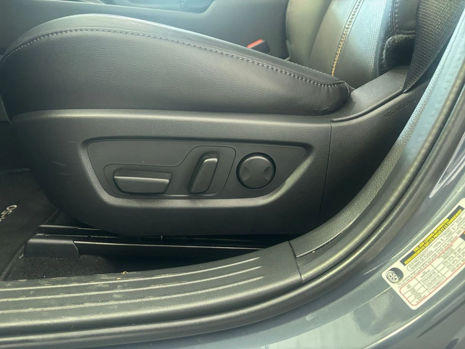 2025 Mazda CX-50 - Image 19 of 31